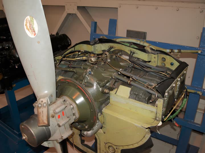 Lycoming O-360 four-cylinder horizontally opposed piston aircraft engine, the kind Alpha Company services in Florida
